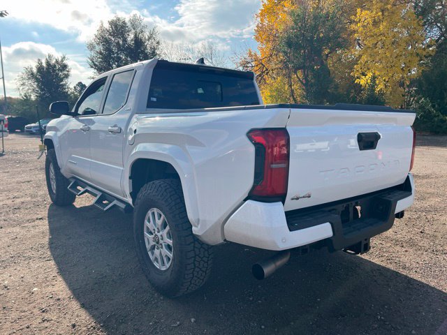 Used 2025 Toyota Tacoma SR5 AWD/4WD image 3