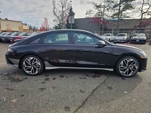 New 2025 Hyundai Ioniq 6 SEL image 8