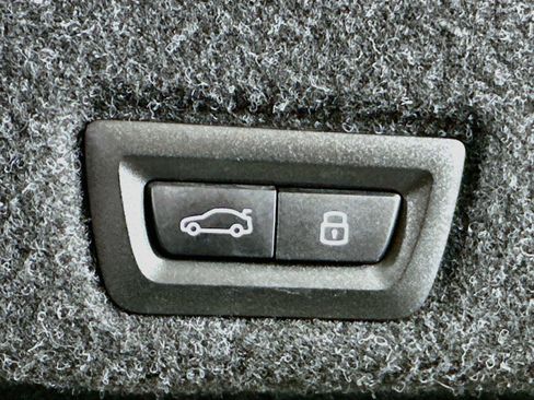 Used 2026 BMW 530i xDrive AWD/4WD image 30