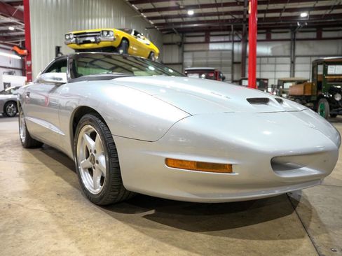 Used 1996 Pontiac Firebird Formula image 12