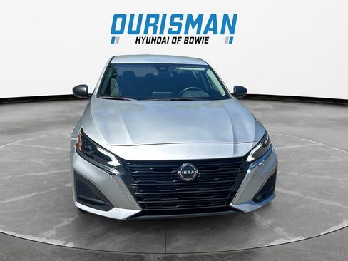 Used 2024 Nissan Altima 2.5 SV FWD image 8