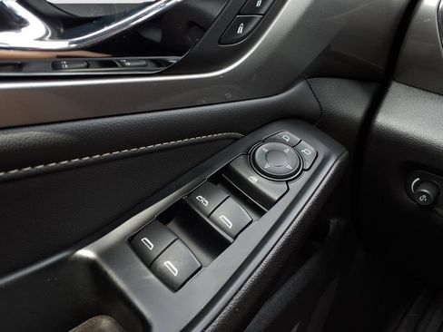 Used 2023 Chevrolet Traverse LT FWD image 19