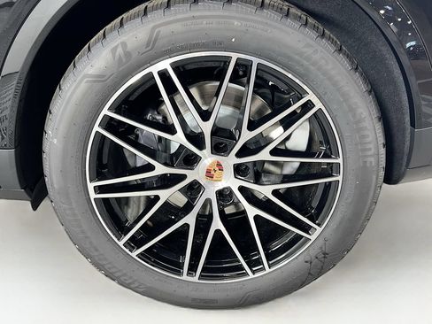 New 2026 Porsche Cayenne Coupe AWD/4WD image 33
