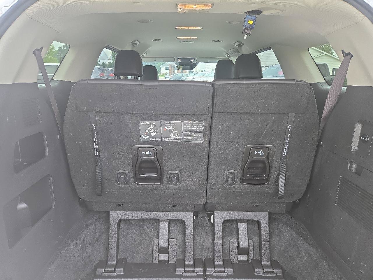 Used 2022 Kia Carnival LX FWD image 8