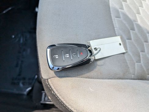 Used 2019 Chevrolet Equinox LS image 24