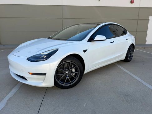 Used 2021 Tesla Model 3 Standard Range Plus RWD image 1