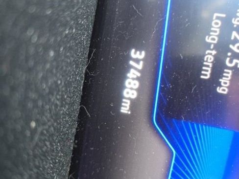 Used 2022 Volkswagen Taos SE image 1