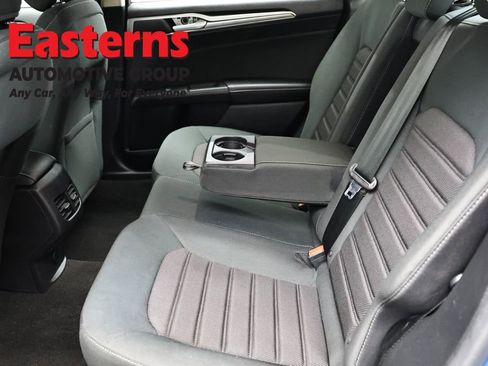 Used 2020 Ford Fusion SE FWD image 21