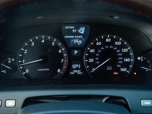 Used 2012 Lexus LS 460 w/ Comfort Pkg RWD image 19