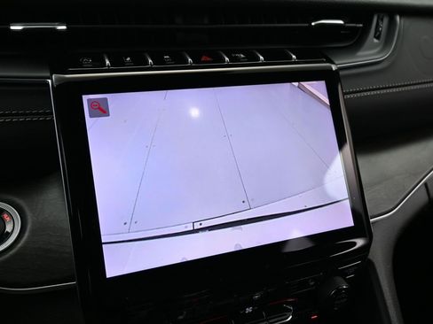 Used 2025 Jeep Grand Cherokee L Limited w/ Black Appearance Package image 13