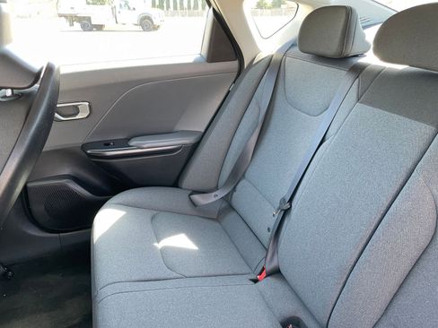 Used 2025 Kia K4 LXS image 39