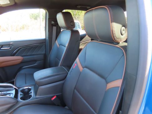 Used 2023 GMC Canyon AT4 w/ AT4 Premium Package image 29