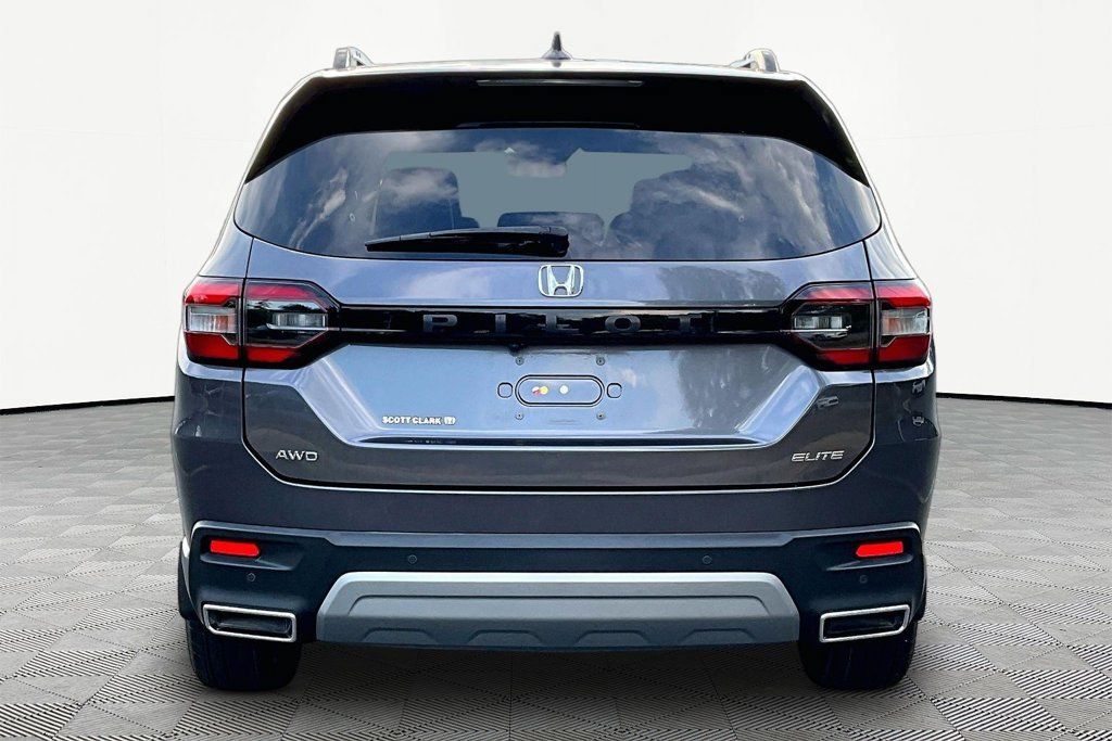 Used 2025 Honda Pilot Elite image 7