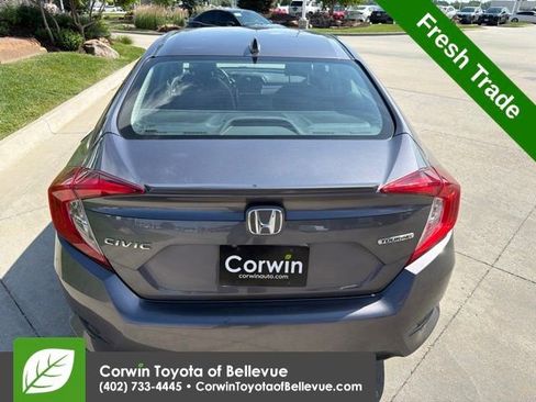 Used 2017 Honda Civic Touring image 5