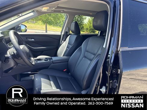 Certified 2025 Nissan Rogue SL w/ SL Premium Package AWD/4WD image 13