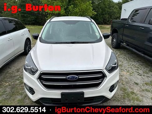 Used 2017 Ford Escape SE w/ Equipment Group 201A FWD image 2