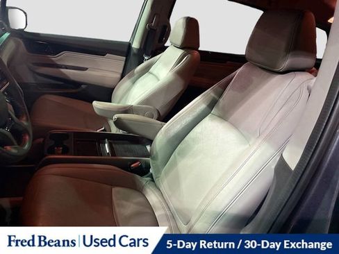 Used 2023 Honda Odyssey Touring image 13