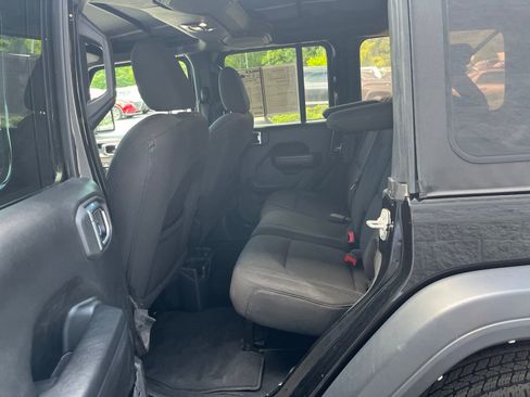 Used 2023 Jeep Wrangler Unlimited Sport AWD/4WD image 28