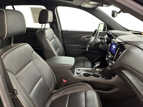 Certified 2023 Chevrolet Traverse Premier w/ Redline Edition AWD/4WD image 14