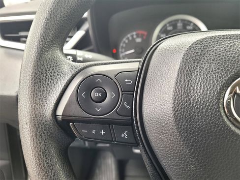 Used 2021 Toyota Corolla LE image 24