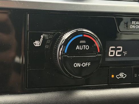 Used 2023 Nissan Pathfinder SL w/ Lighting Package (N92) image 19