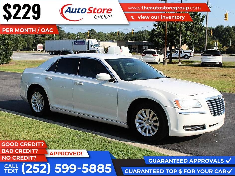 Used 2014 Chrysler 300 RWD image 4