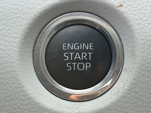 Used 2023 Toyota Corolla SE image 34