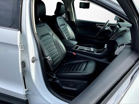Used 2023 Ford Edge SEL image 7