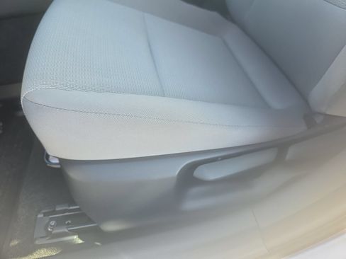 Used 2026 Toyota Prius LE FWD image 27