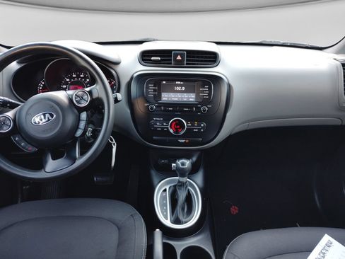 Used 2017 Kia Soul + FWD image 12