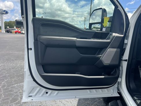 New 2025 Ford F350 Lariat w/ Lariat Ultimate Package image 17
