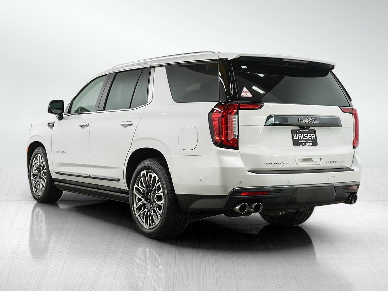 Used 2023 GMC Yukon Denali Ultimate w/ LPO, Floor Liner Package AWD/4WD image 3