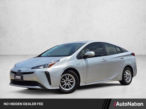 Used 2022 Toyota Prius LE FWD image 1