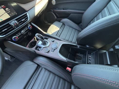 Used 2024 Alfa Romeo Giulia Quadrifoglio RWD image 27