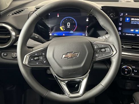 New 2026 Chevrolet Trax ACTIV w/ Sunroof Package FWD image 14