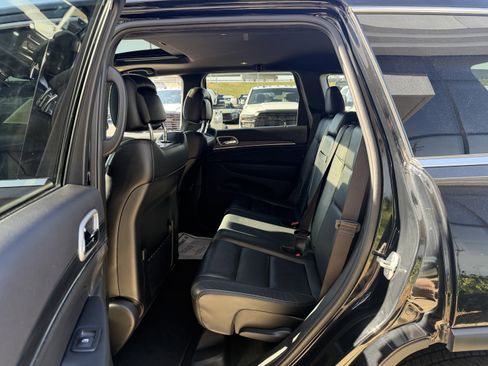 Used 2020 Jeep Grand Cherokee Limited image 28