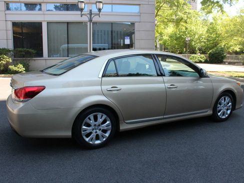 Used 2011 Toyota Avalon FWD image 7