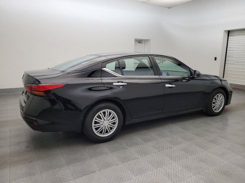 Used 2024 Nissan Altima 2.5 S FWD image 10