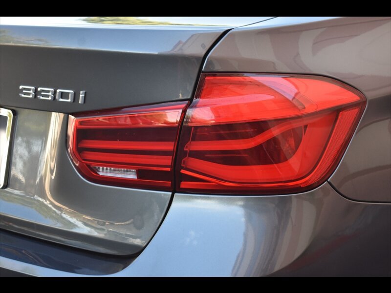 Used 2017 BMW 330i Sedan RWD image 49