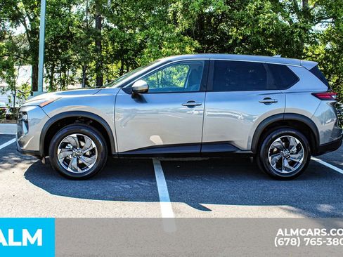 Used 2025 Nissan Rogue SV FWD image 7
