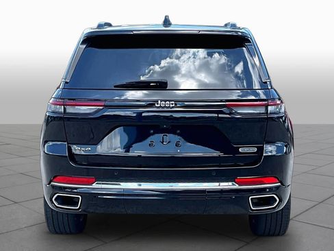 Used 2022 Jeep Grand Cherokee Overland AWD/4WD image 5