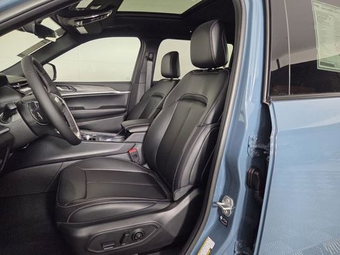 New 2026 Jeep Grand Cherokee L Limited RWD image 9