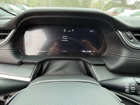 Used 2025 Jeep Grand Cherokee Altitude image 29