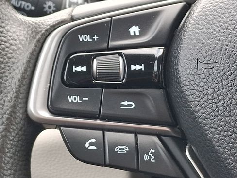 Used 2018 Honda Accord EX image 21