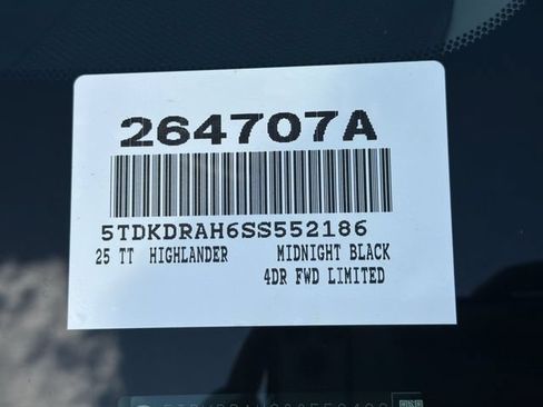 Used 2025 Toyota Highlander Limited FWD image 34