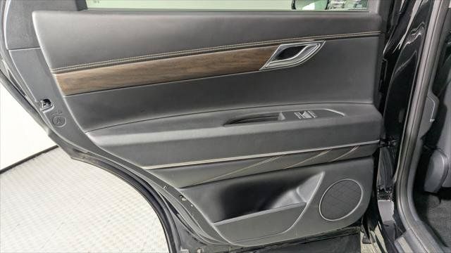 Used 2024 Genesis GV80 2.5T AWD/4WD image 14