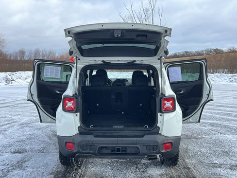 Used 2021 Jeep Renegade Latitude w/ Sun & Sound Group image 42