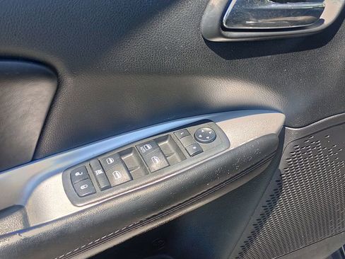 Used 2019 Dodge Journey SE FWD image 12