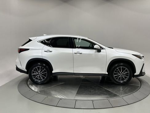 Used 2025 Lexus NX 250 FWD w/ Premium Package image 8