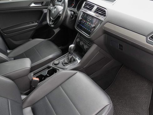 Used 2021 Volkswagen Tiguan SE R-Line AWD/4WD image 28